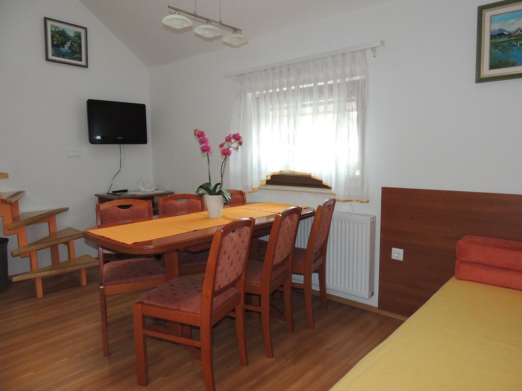 Apartments And Rooms Tavcar Bled Room photo