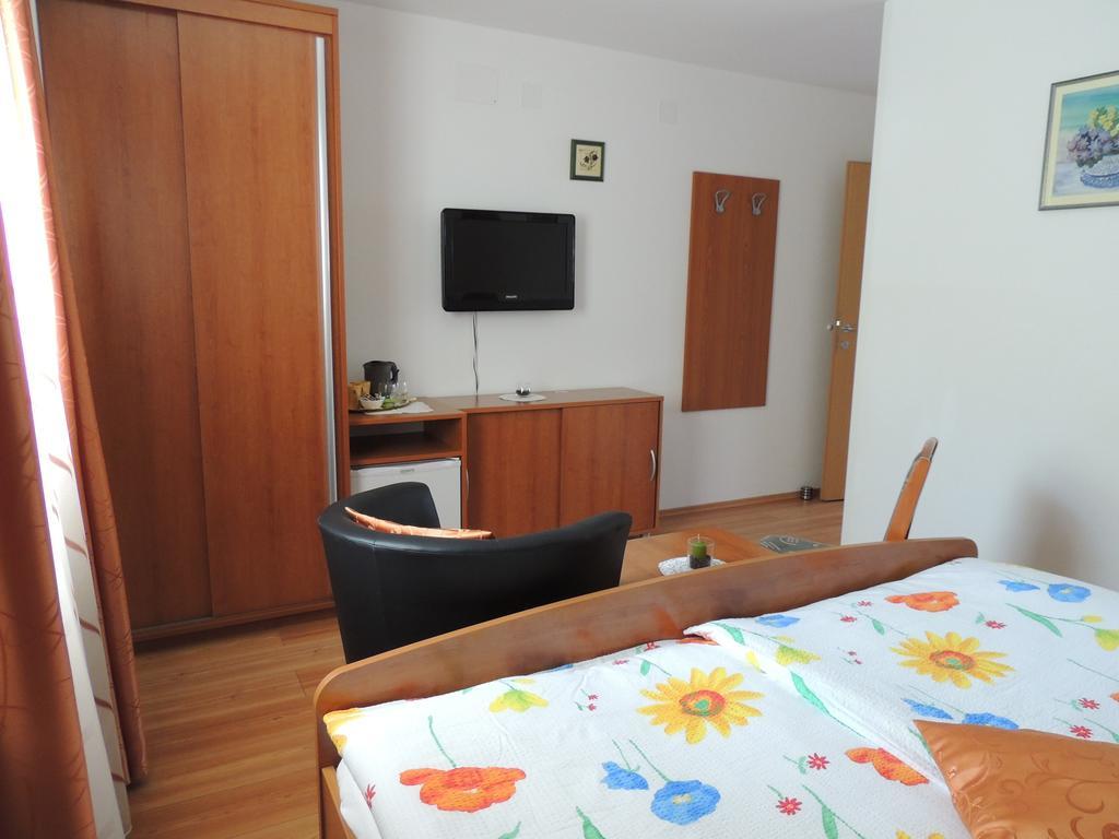 Apartments And Rooms Tavcar Bled Room photo